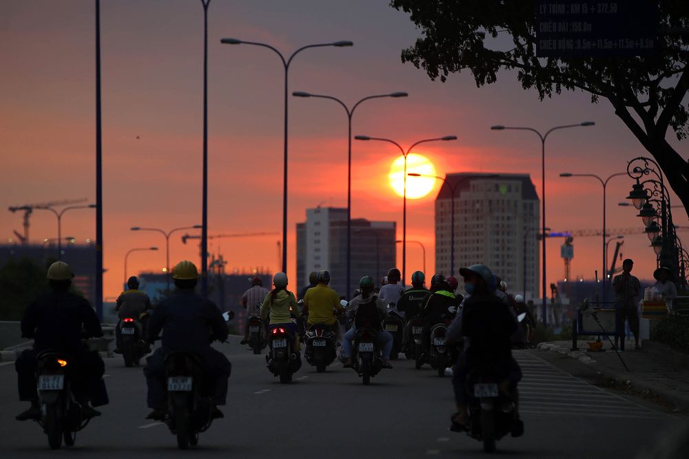 Motorcyclists-travel 